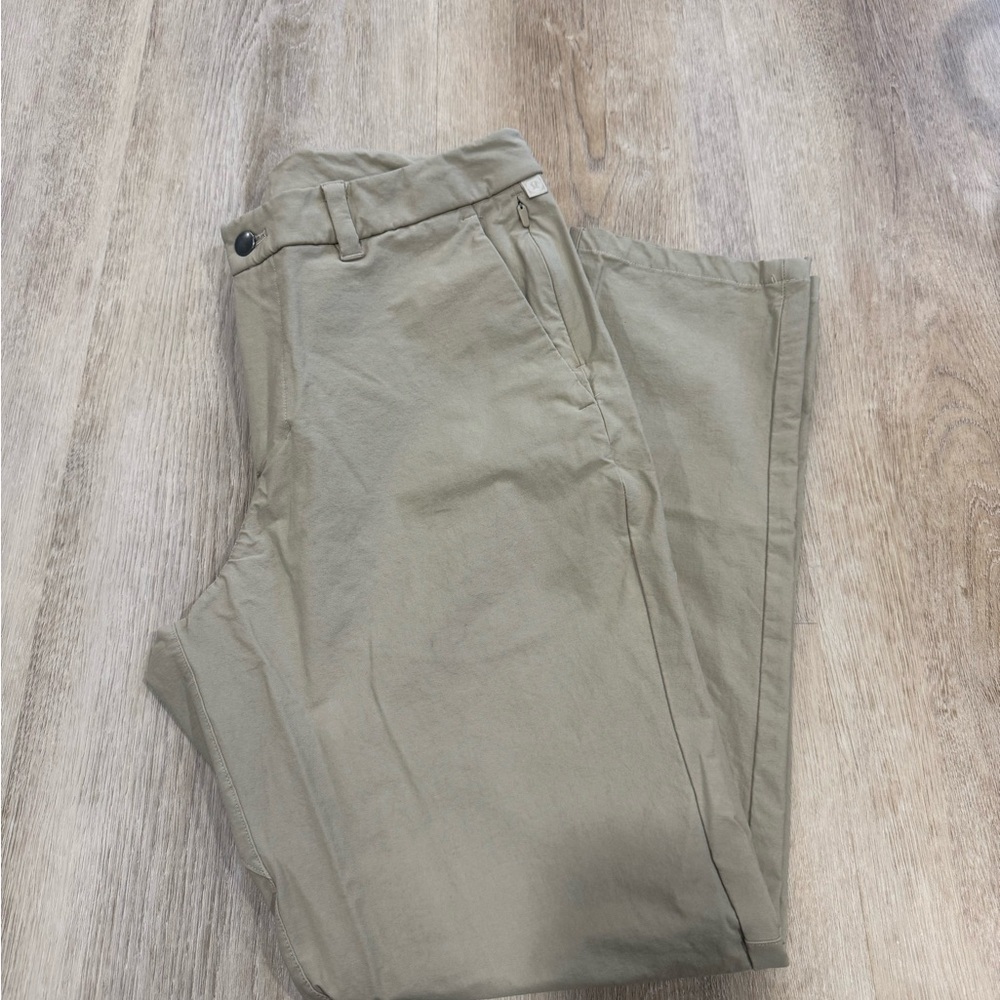 lululemon athletica Men's Khaki Chinos - Light Olive/Tan
